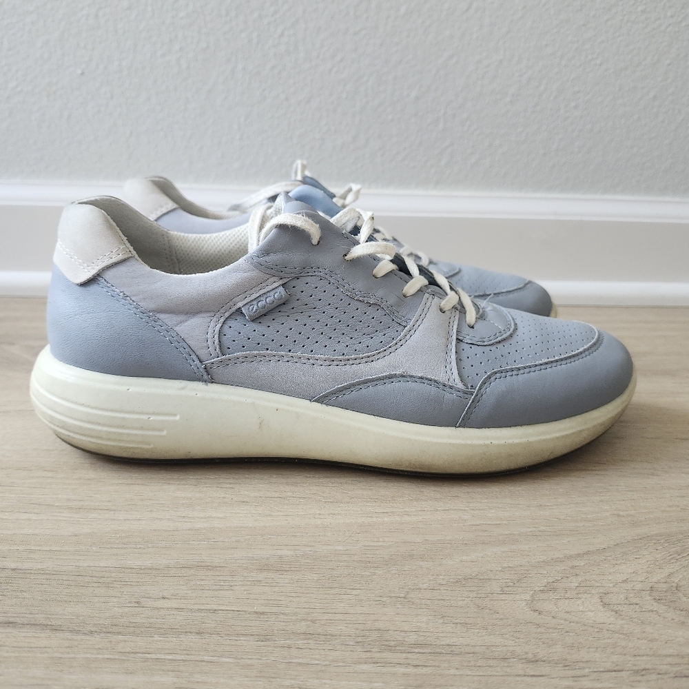 ♡ Ecco Blue Leather Sneakers sz 40
